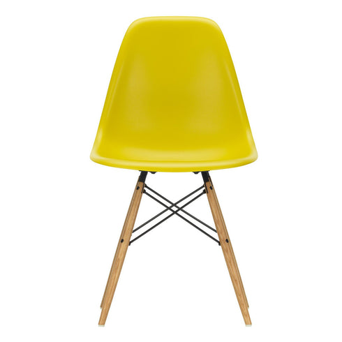Cadeira Eames em Plástico DSW / Base maple